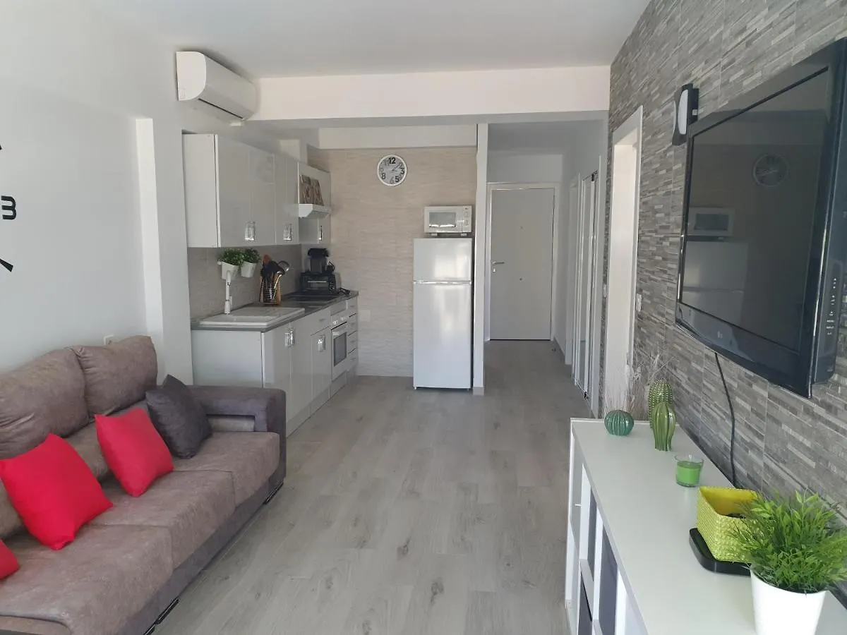 Apartamento Primera Linea De Playa トレモリノス アパート
