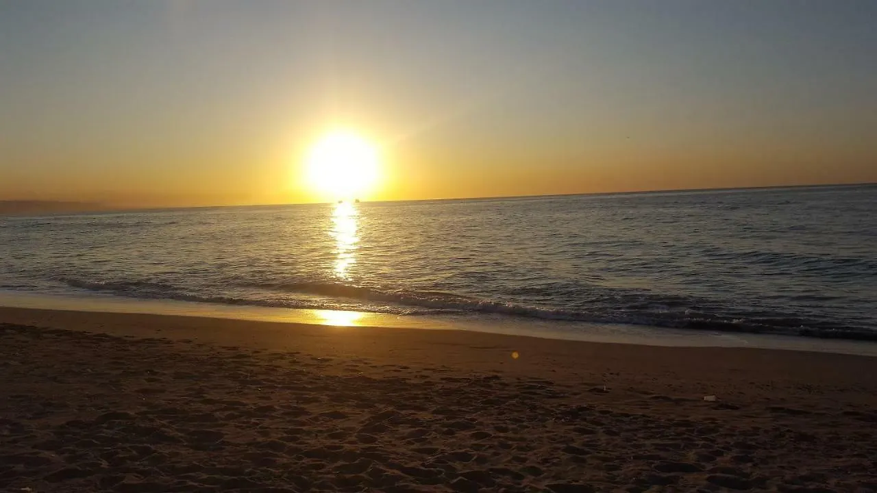 Apartamento Primera Linea De Playa トレモリノス アパート